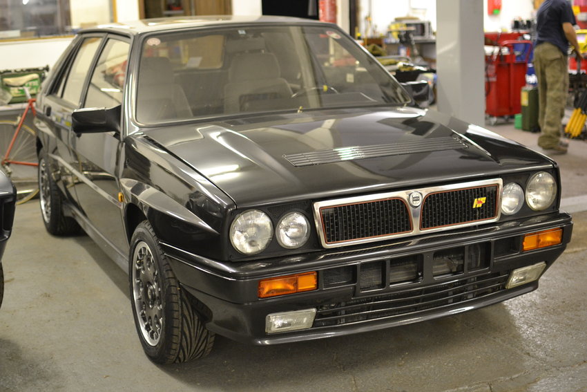 Classic Alfa Romeos For Sale. Black Integrale